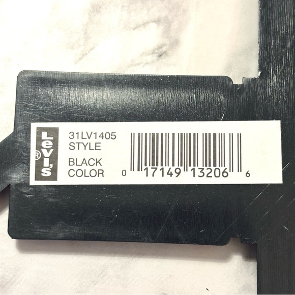 NWT Levi’s Black Leather Distressed Wallet Men’s - Picture 6 of 7